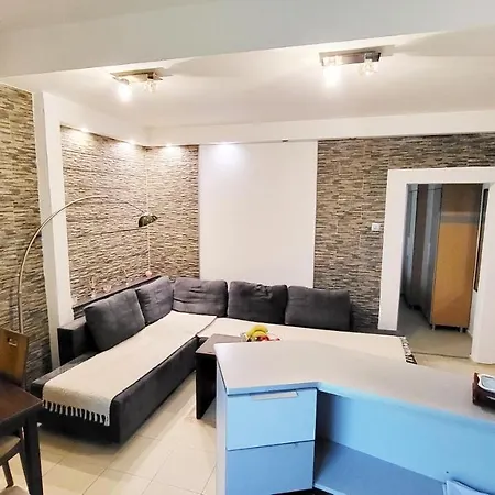 Center 2 Apartment