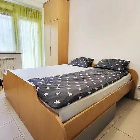 Center 2 Apartment